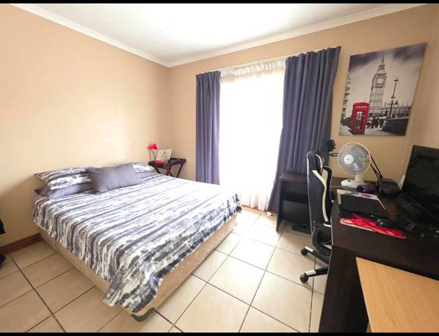 2 BEDROOM TOWNHOUSE FOR SALE IN GOLF PARK